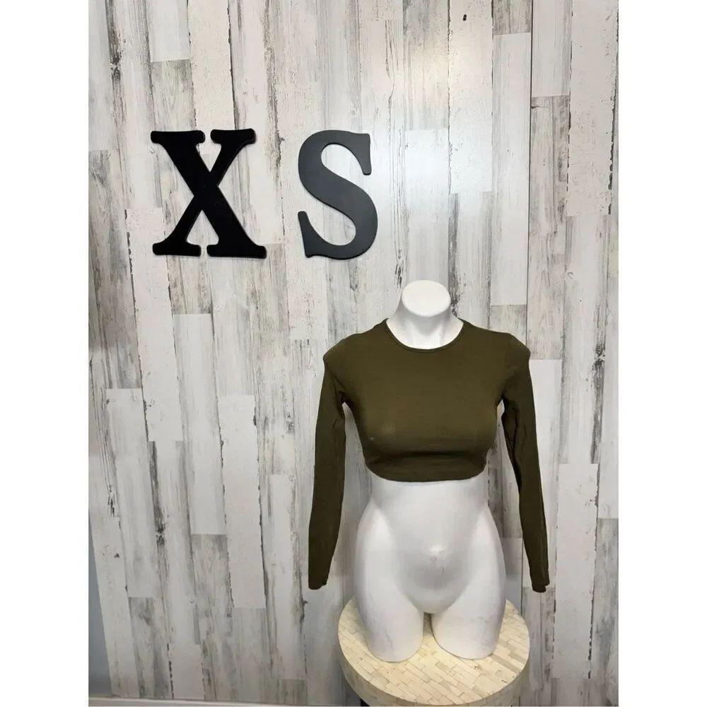 Green crop top